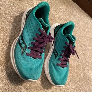 Like new Kinarva 12 Saucony running shoes